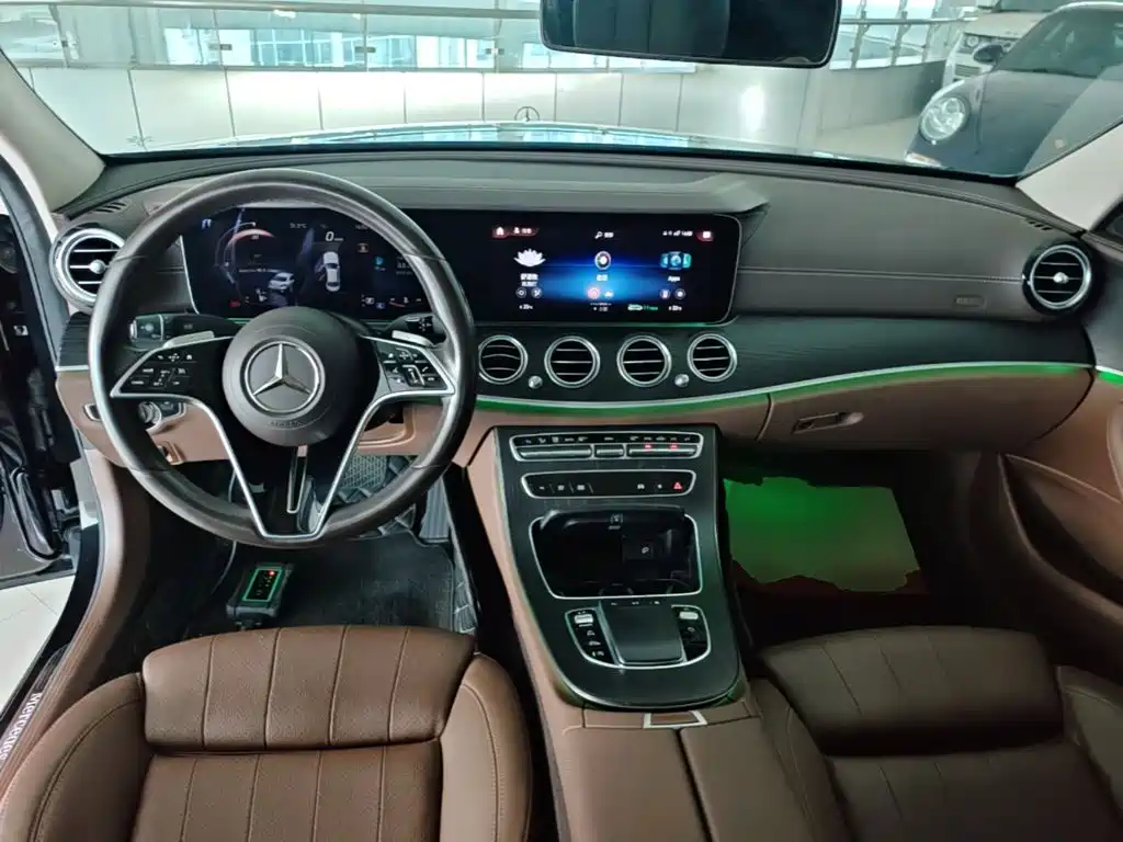 Mercedes-Benz E-Class — миниатюра 10