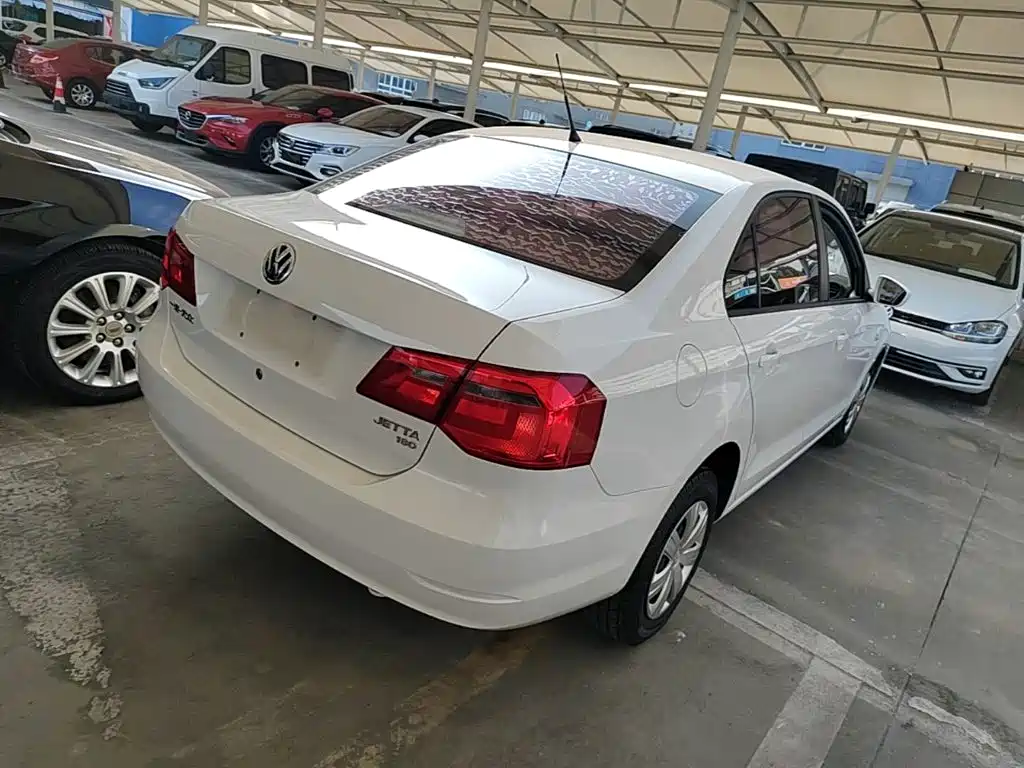 Volkswagen Jetta — миниатюра 7