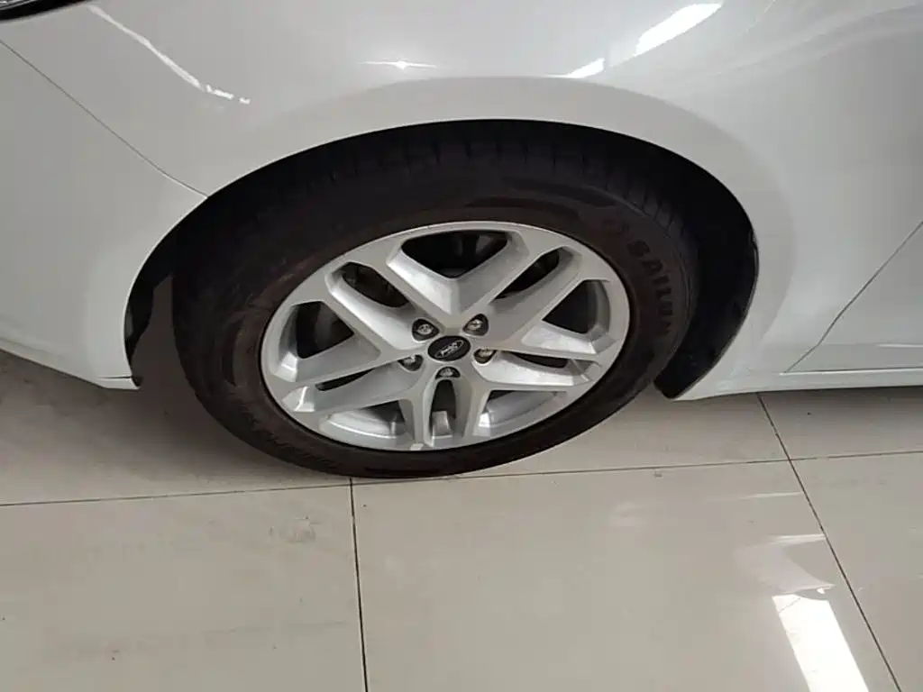 Ford Mondeo — миниатюра 23
