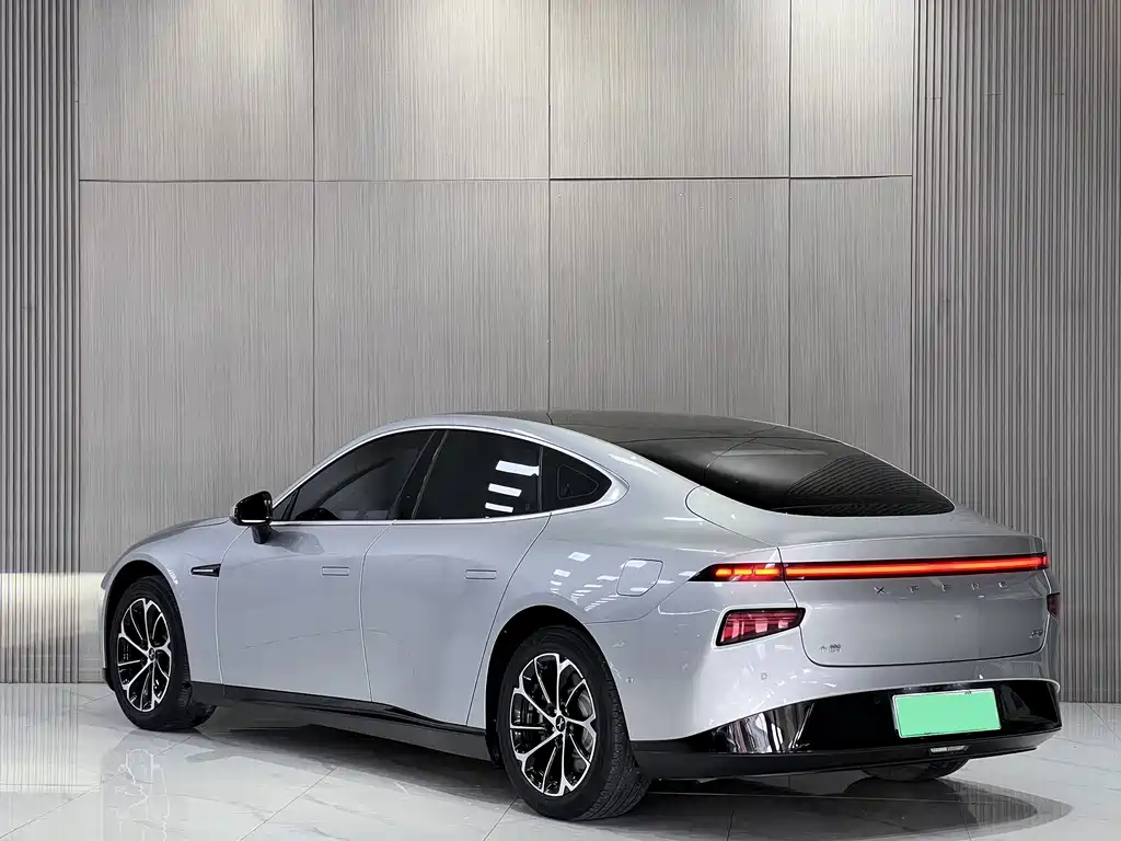 XPeng P7 — миниатюра 11