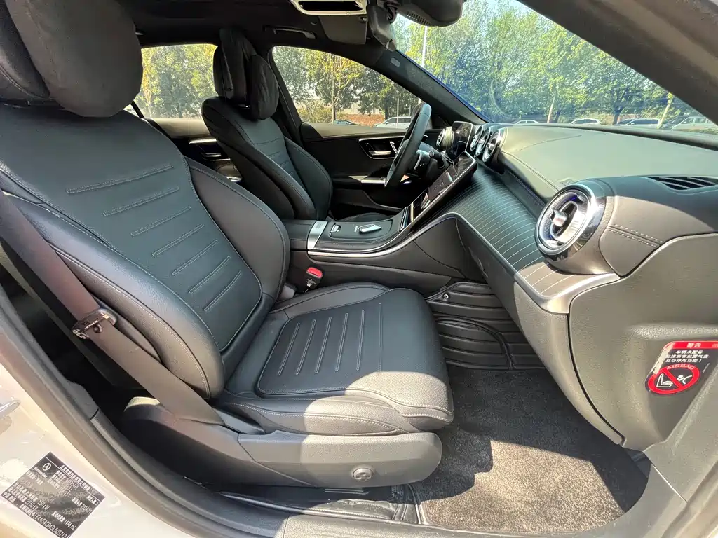 Mercedes-Benz C-Class — миниатюра 13