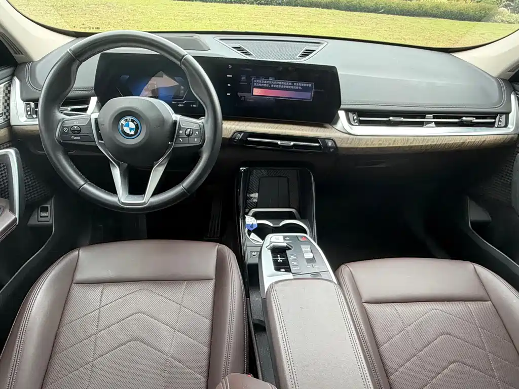 BMW iX1 — миниатюра 9