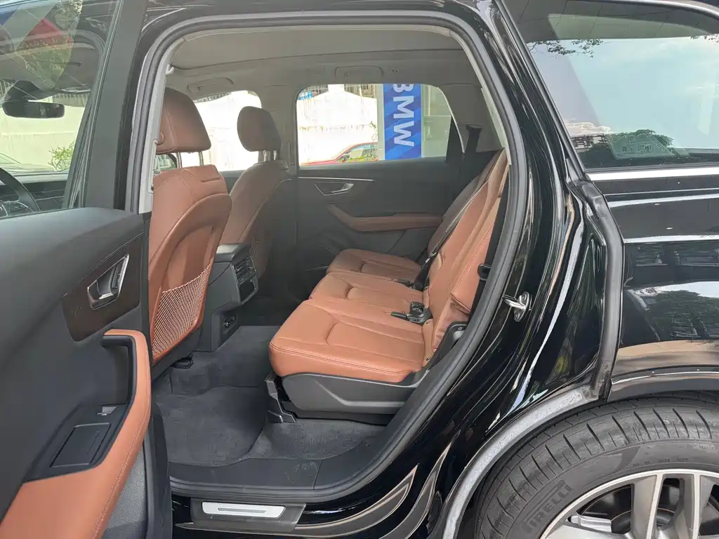 Audi Q7 — миниатюра 5