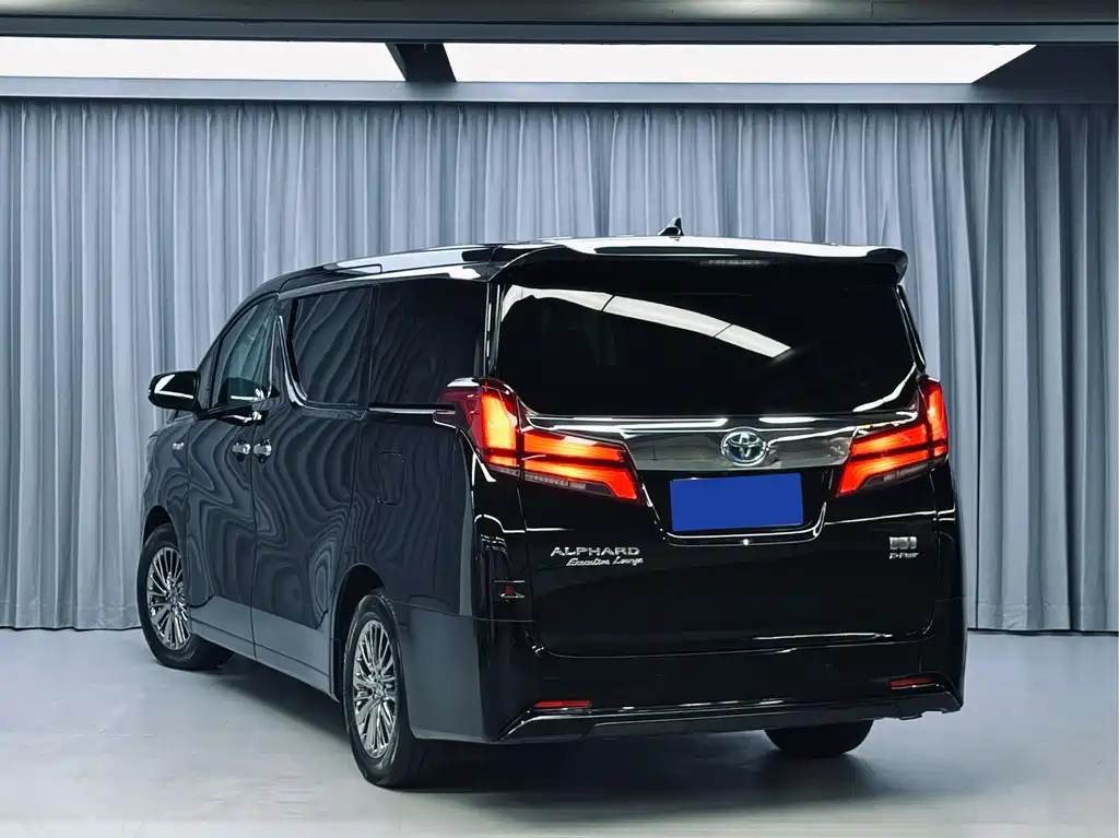 Toyota Alphard — миниатюра 4