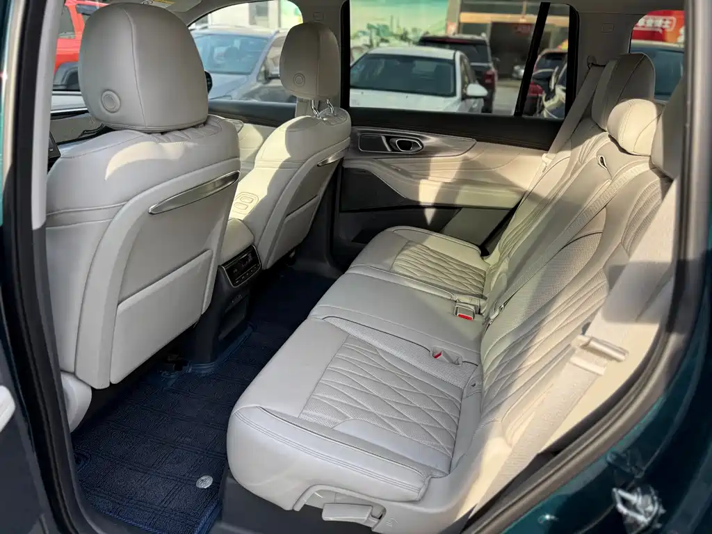GAC GS8 2022 2.0TGDI Luxury ( мест)