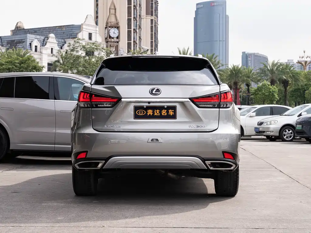 Lexus RX — миниатюра 5