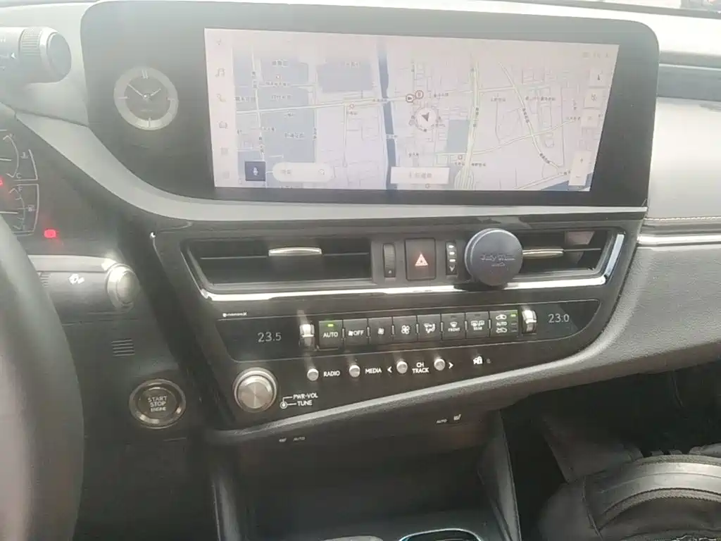 Lexus ES — миниатюра 8