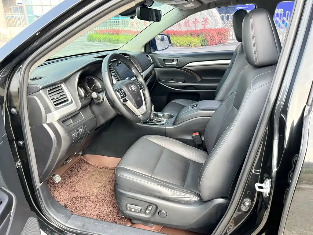 Toyota Highlander — миниатюра 10