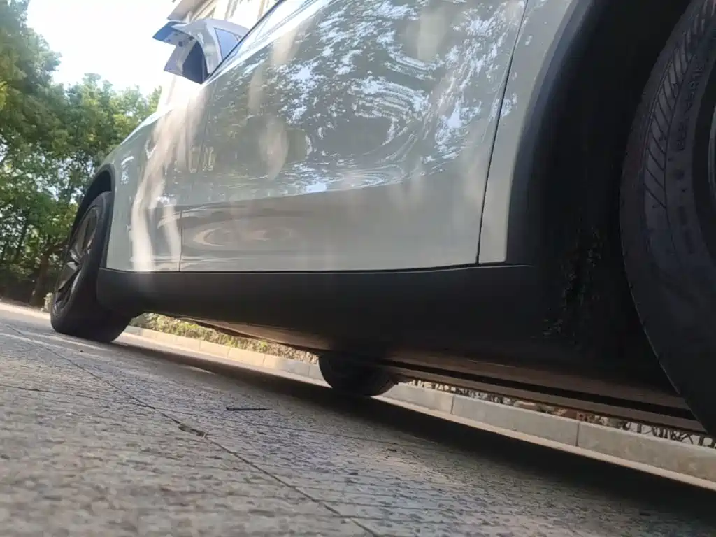 Tesla Model Y — миниатюра 21