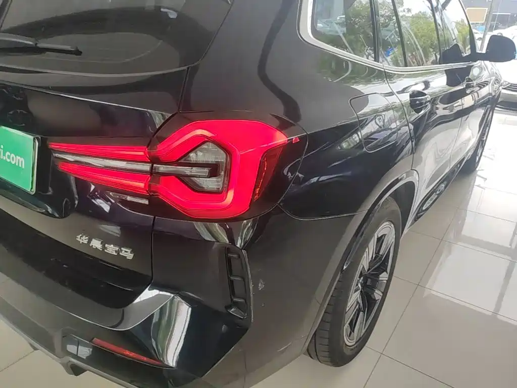 BMW iX3 — миниатюра 8
