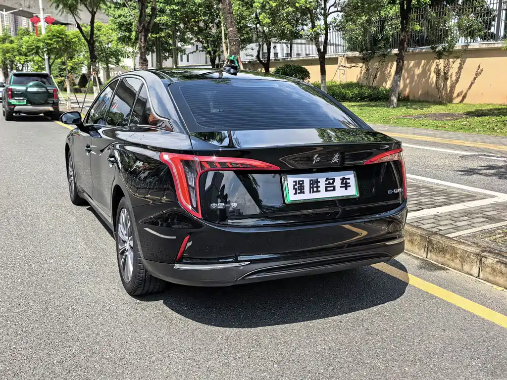 Hongqi E-QM5 2022 431km