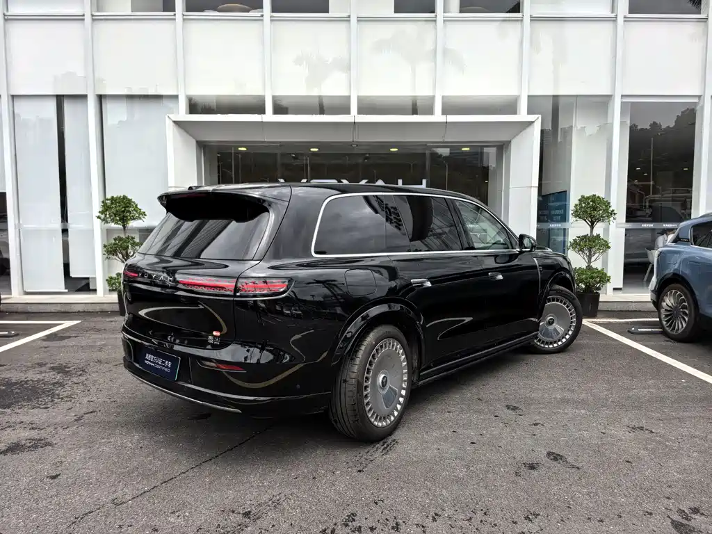 VOYAH Taishan — миниатюра 7