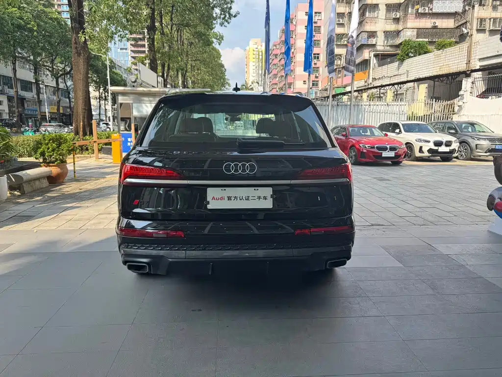 Audi Q7 — миниатюра 11