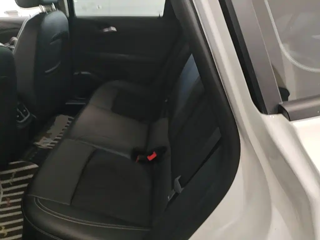 Buick Verano — миниатюра 17