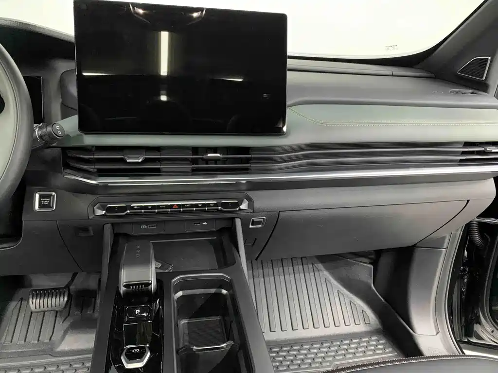 Geely Haoyue L — миниатюра 14