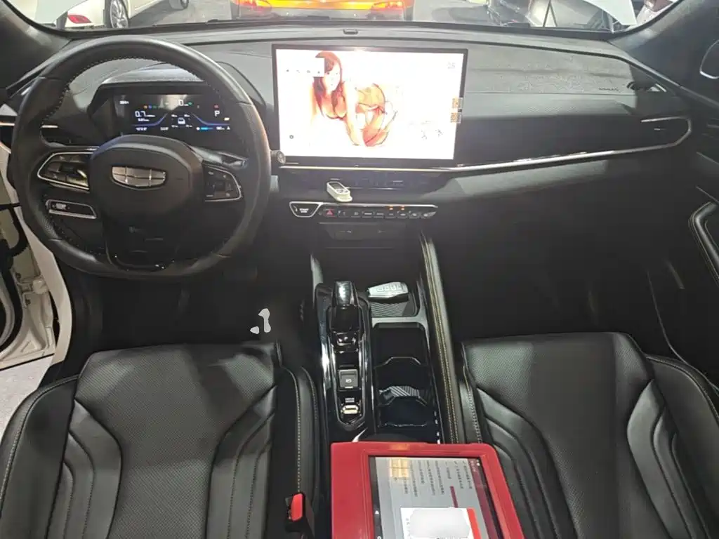 Geely Binyue — миниатюра 10