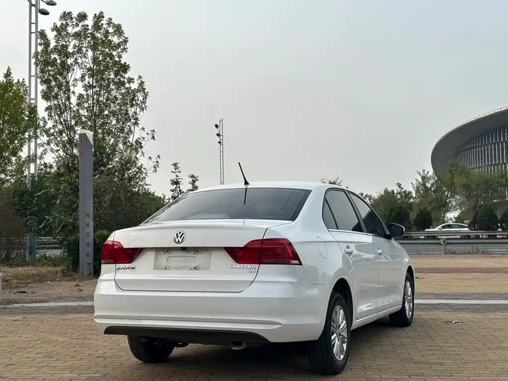 Volkswagen Santana — миниатюра 4