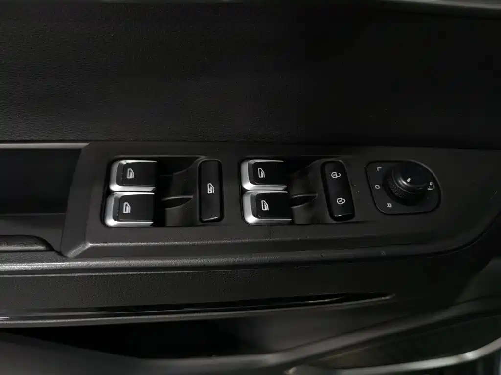 Geely Haoyue — миниатюра 9