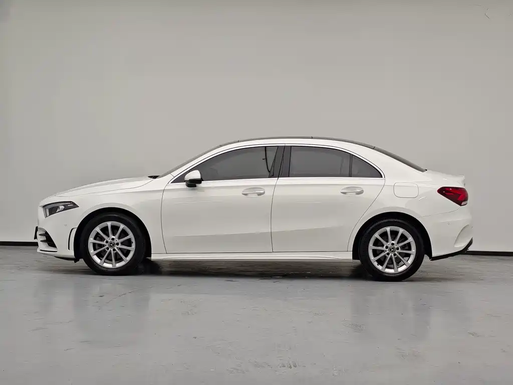 Mercedes-Benz A-Class — миниатюра 7