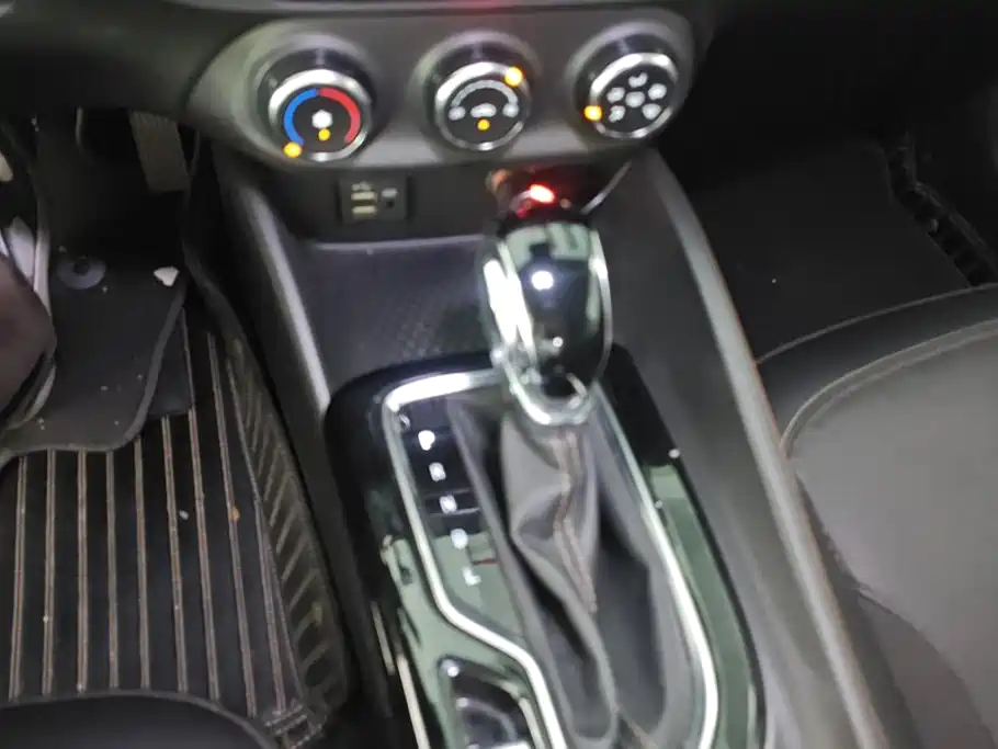 Buick Verano — миниатюра 16
