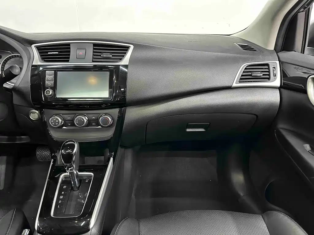 Nissan Sylphy — миниатюра 14