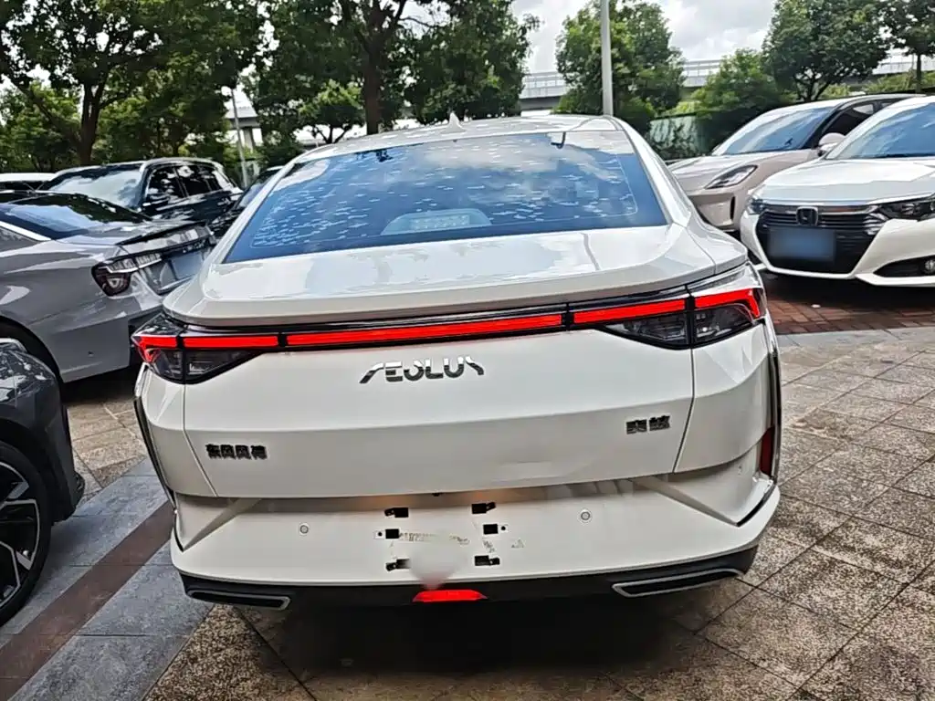 Aeolus Yixuan — миниатюра 6
