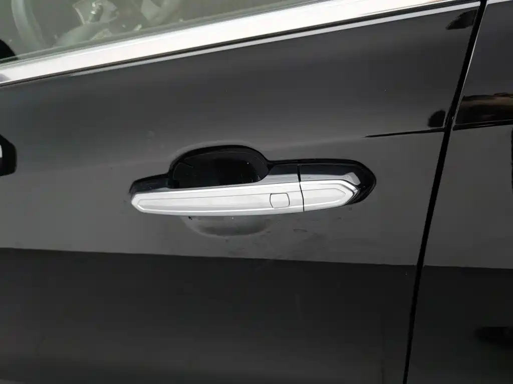 Cadillac XT4 — миниатюра 18