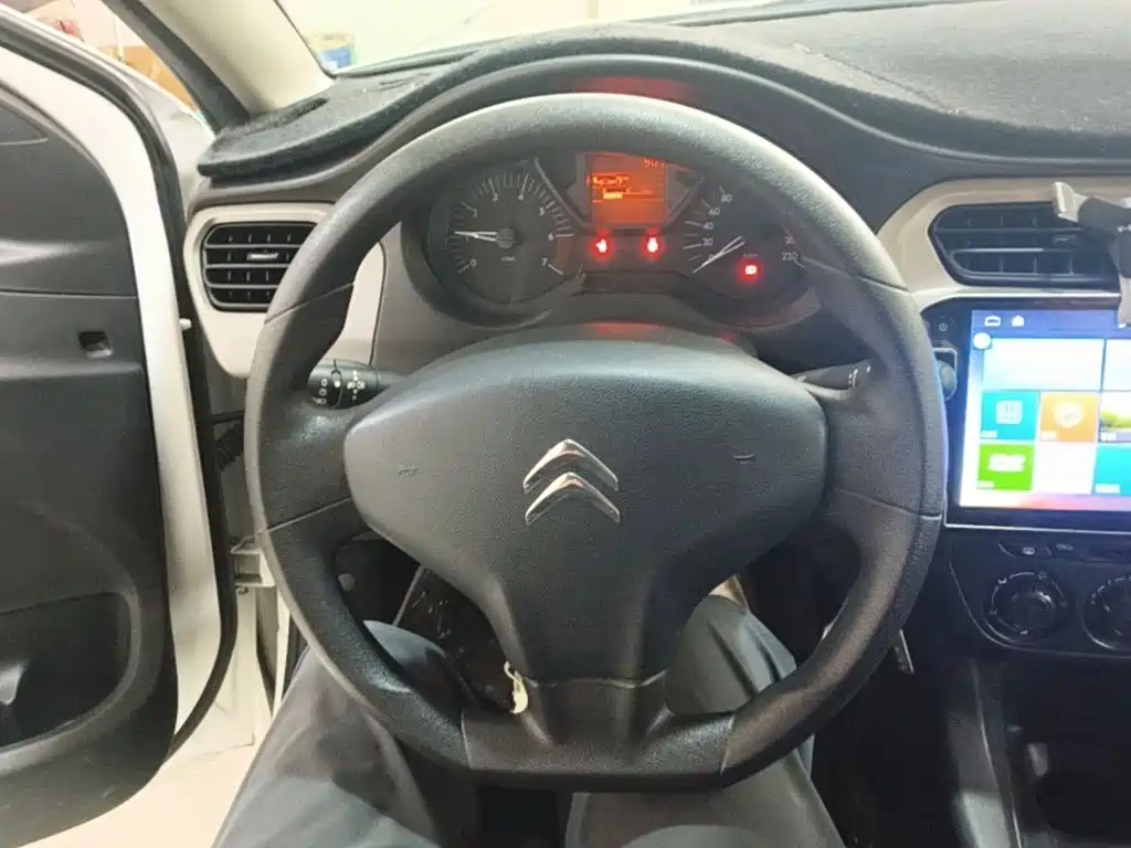 Citroen Elysee — миниатюра 11