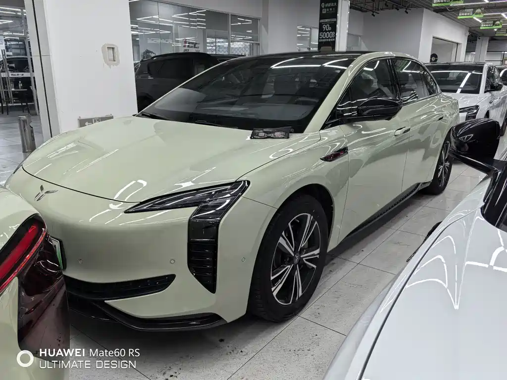 Hongqi Hongqi EH7 2024