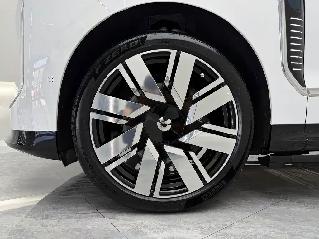 NIO 蔚来ES9 — миниатюра 5