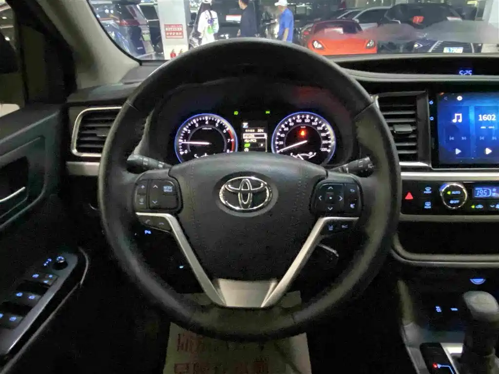 Toyota Highlander — миниатюра 12