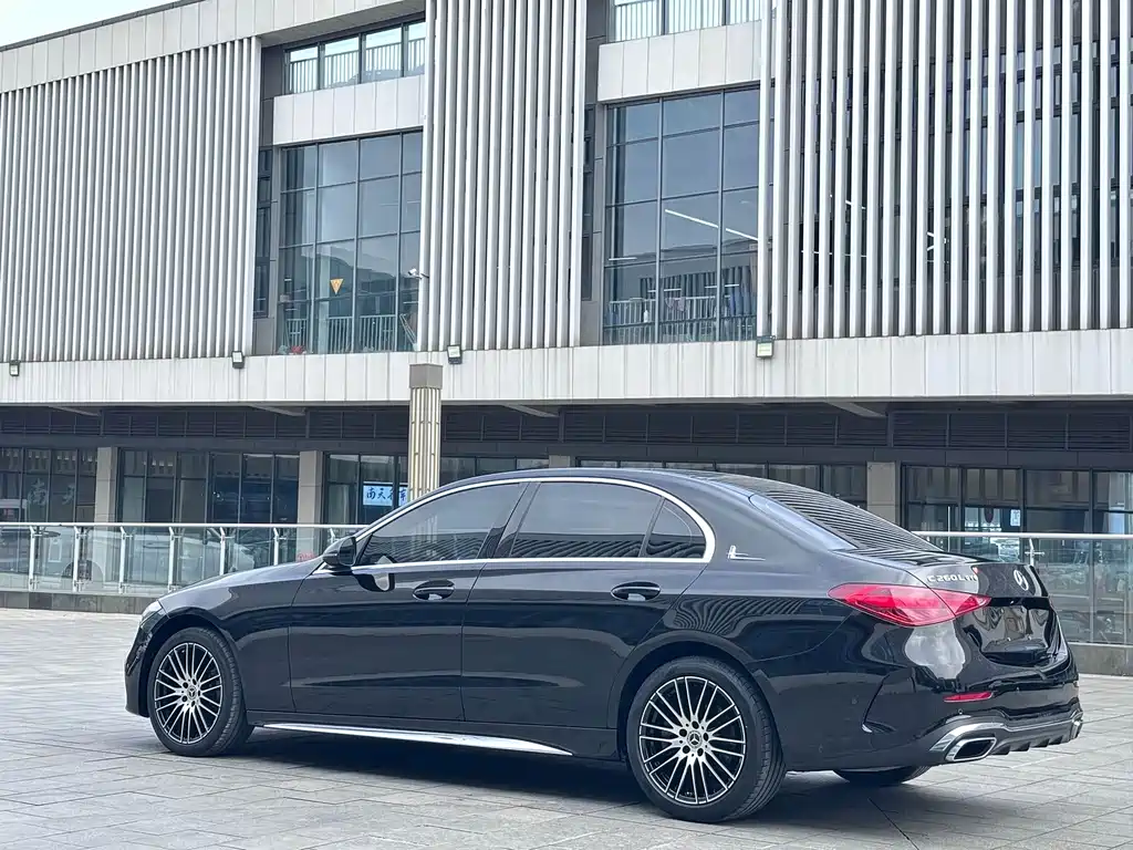Mercedes-Benz C-Class — миниатюра 10
