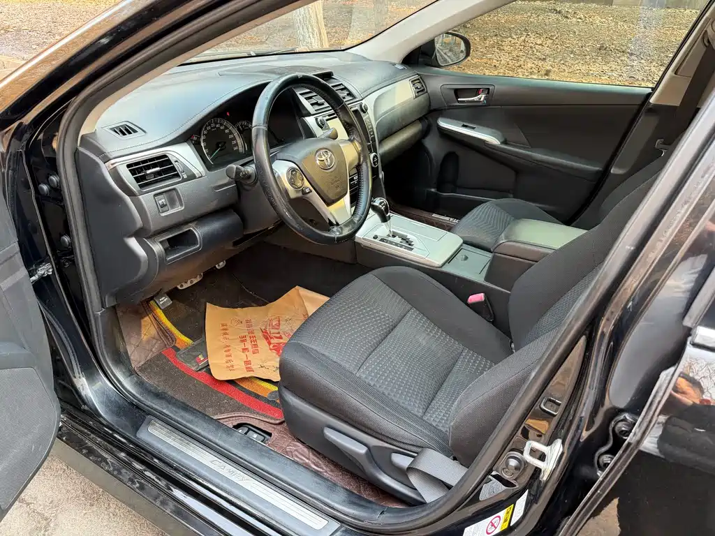 Toyota Camry — миниатюра 4