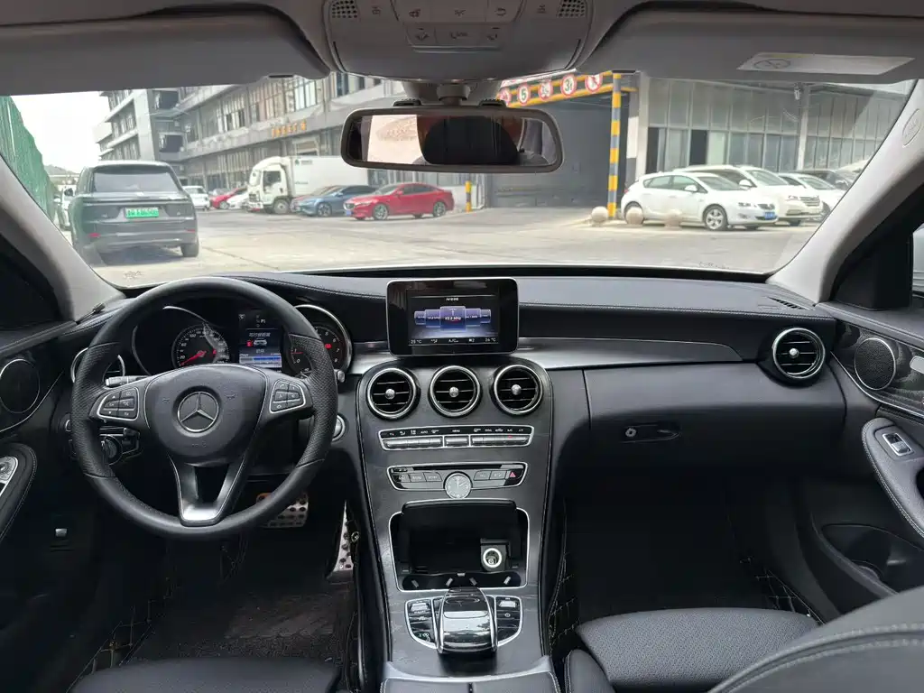 Mercedes-Benz C-Class — миниатюра 5