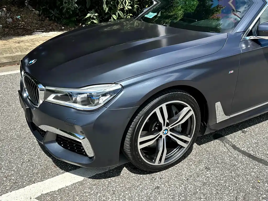 BMW 7 Series — миниатюра 19