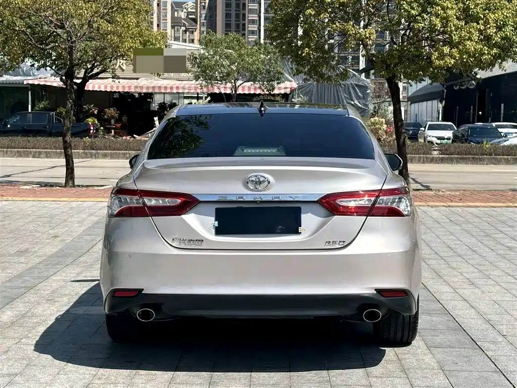 TOYOTA CAMRY