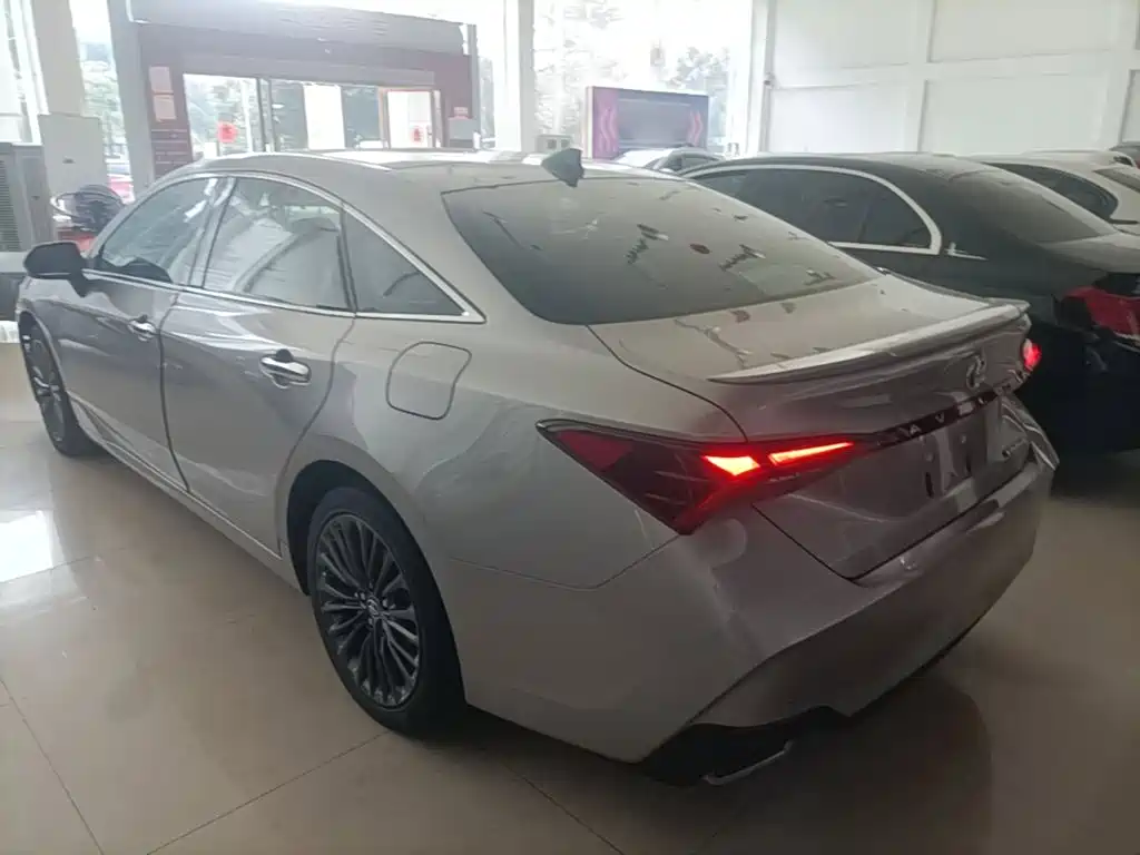 Toyota Avalon — миниатюра 5