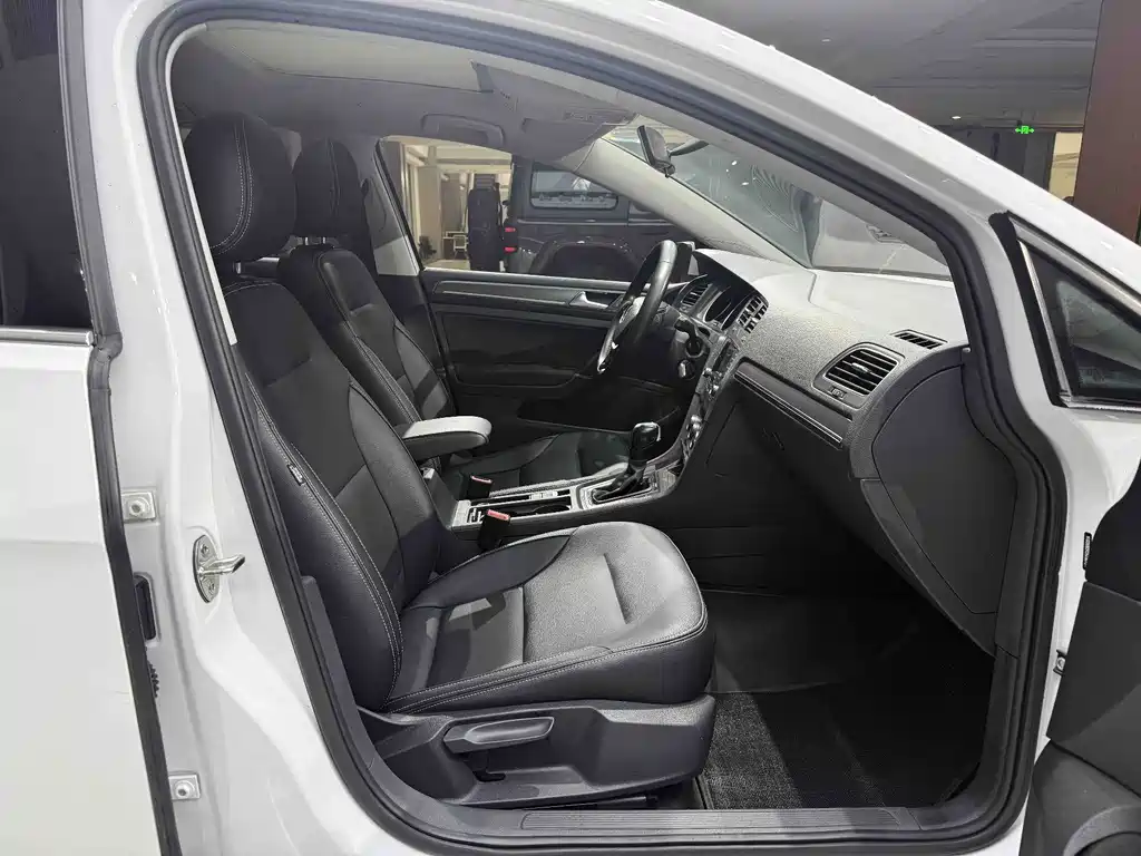 Volkswagen Golf — миниатюра 10