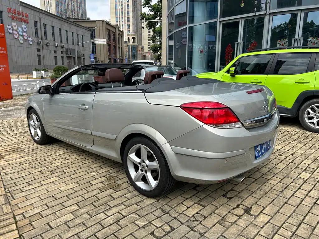 Opel Astra — миниатюра 9