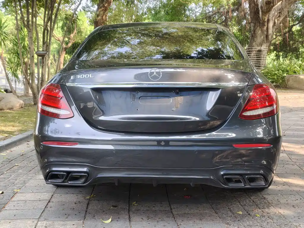 Mercedes-Benz E-Class — миниатюра 9