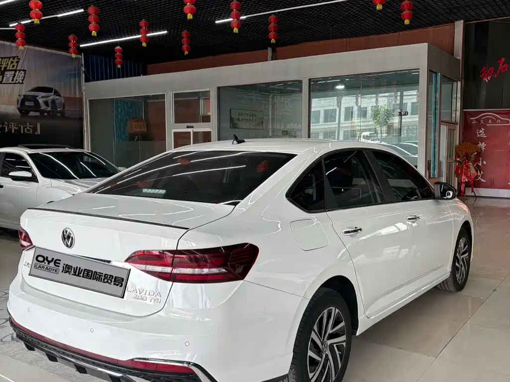 Volkswagen Lavida — миниатюра 4