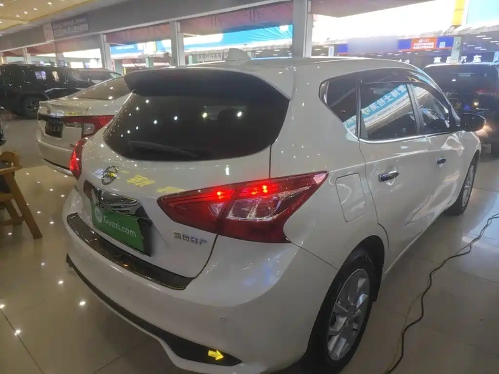 Nissan Tiida — миниатюра 7