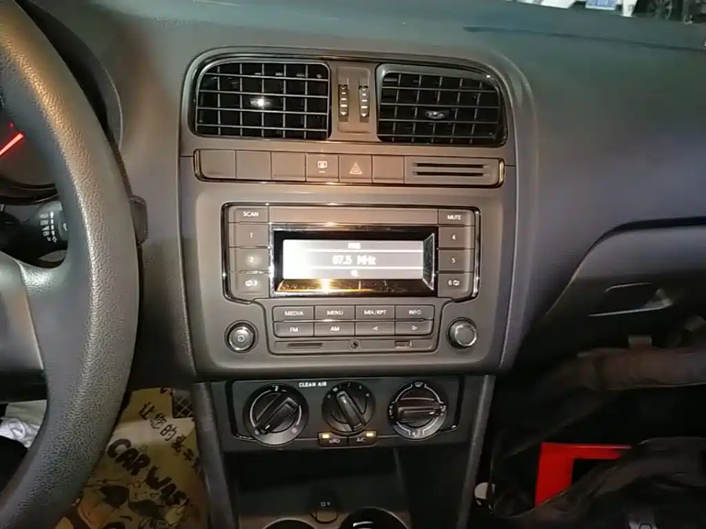 Volkswagen Polo — миниатюра 13