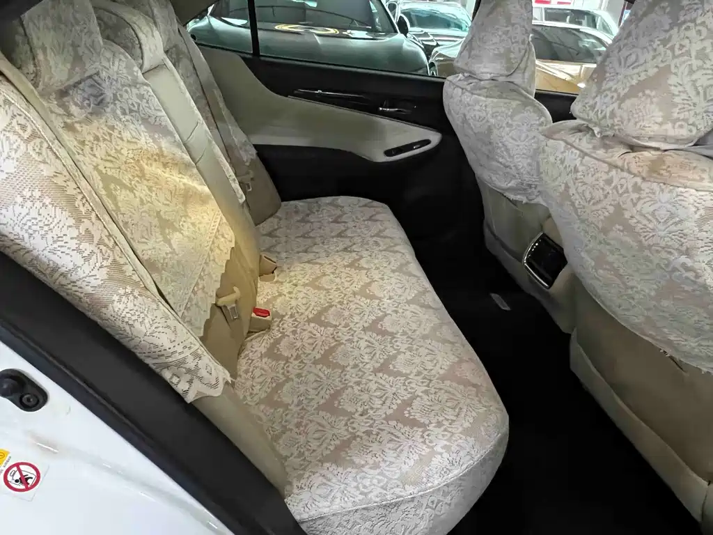 Toyota Crown — миниатюра 7