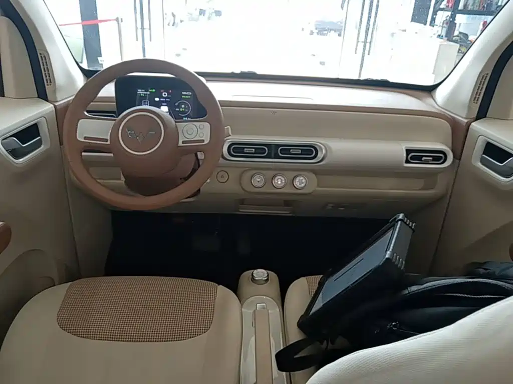 Wuling MINIEV — миниатюра 10