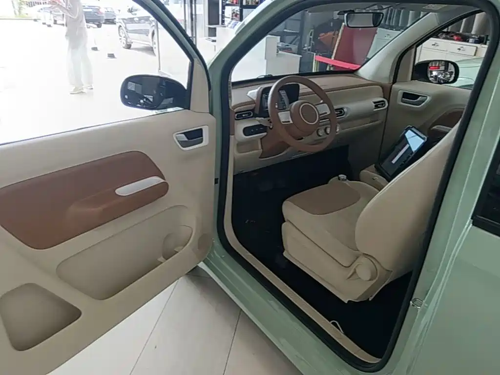 Wuling MINIEV — миниатюра 16