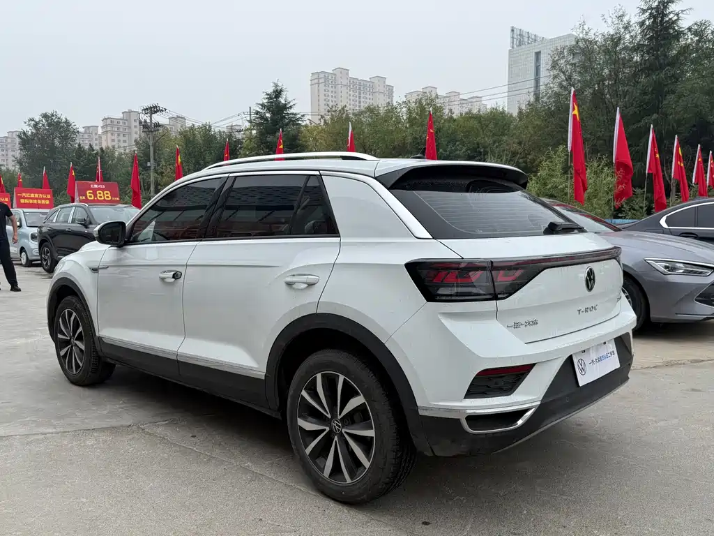 Volkswagen T-Roc — миниатюра 12