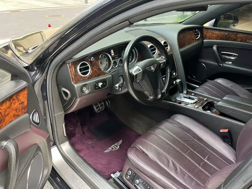Bentley Flying Spur — миниатюра 2