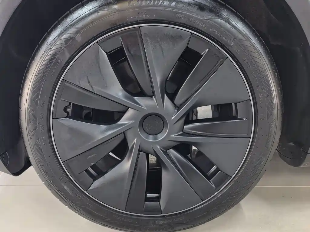 Tesla Model Y — фотографии объявления, Фото 11