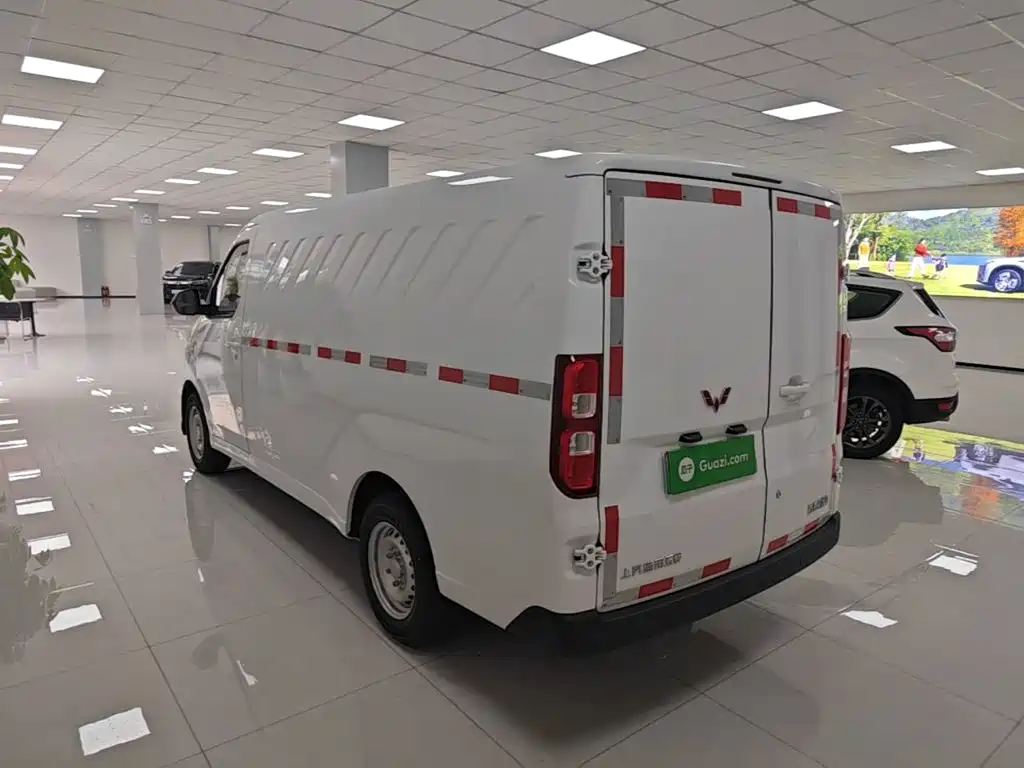 Wuling Yangguang — миниатюра 5